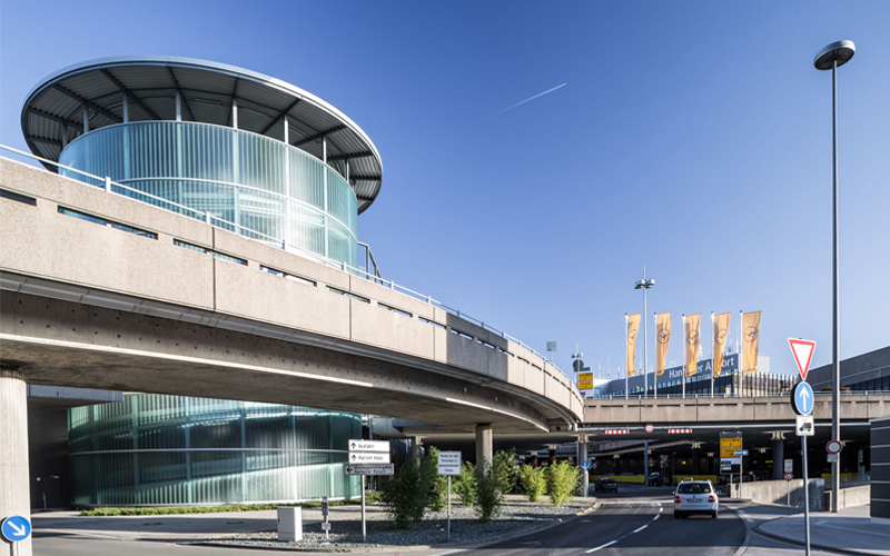 Digitales Parksystem startet in der Abflugebene am Hannover Airport